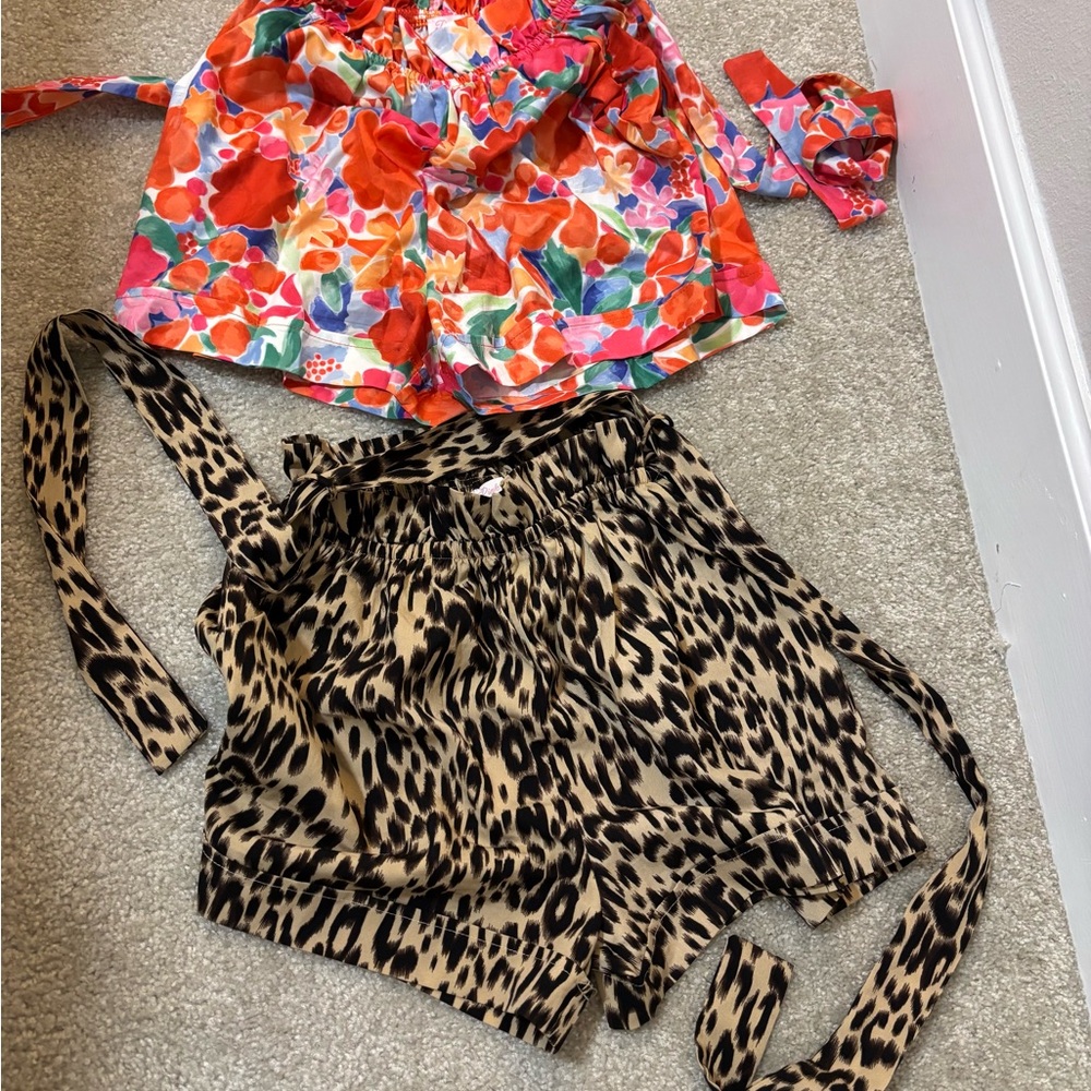 Pink Lily Shorts - Preowned, Leopard & Floral Size Small 2-Pack
